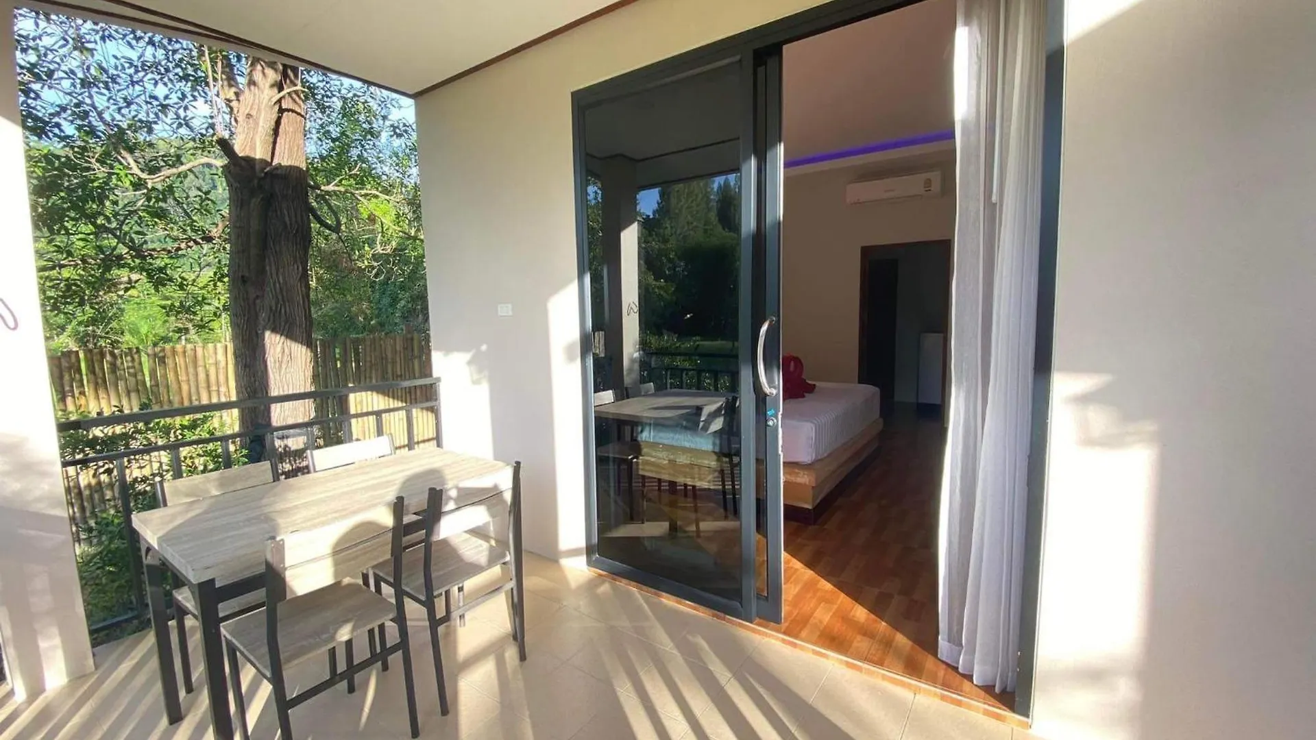 Lanta Living Bungalow 코란타
