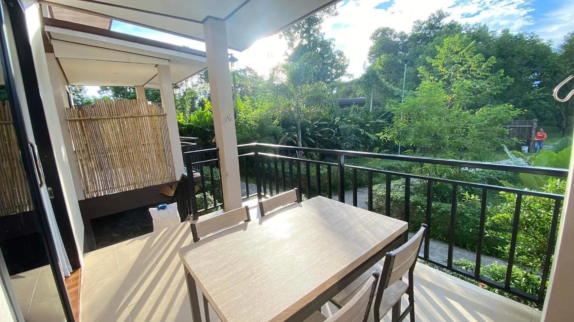 Lanta Living Bungalow 코란타 샬레