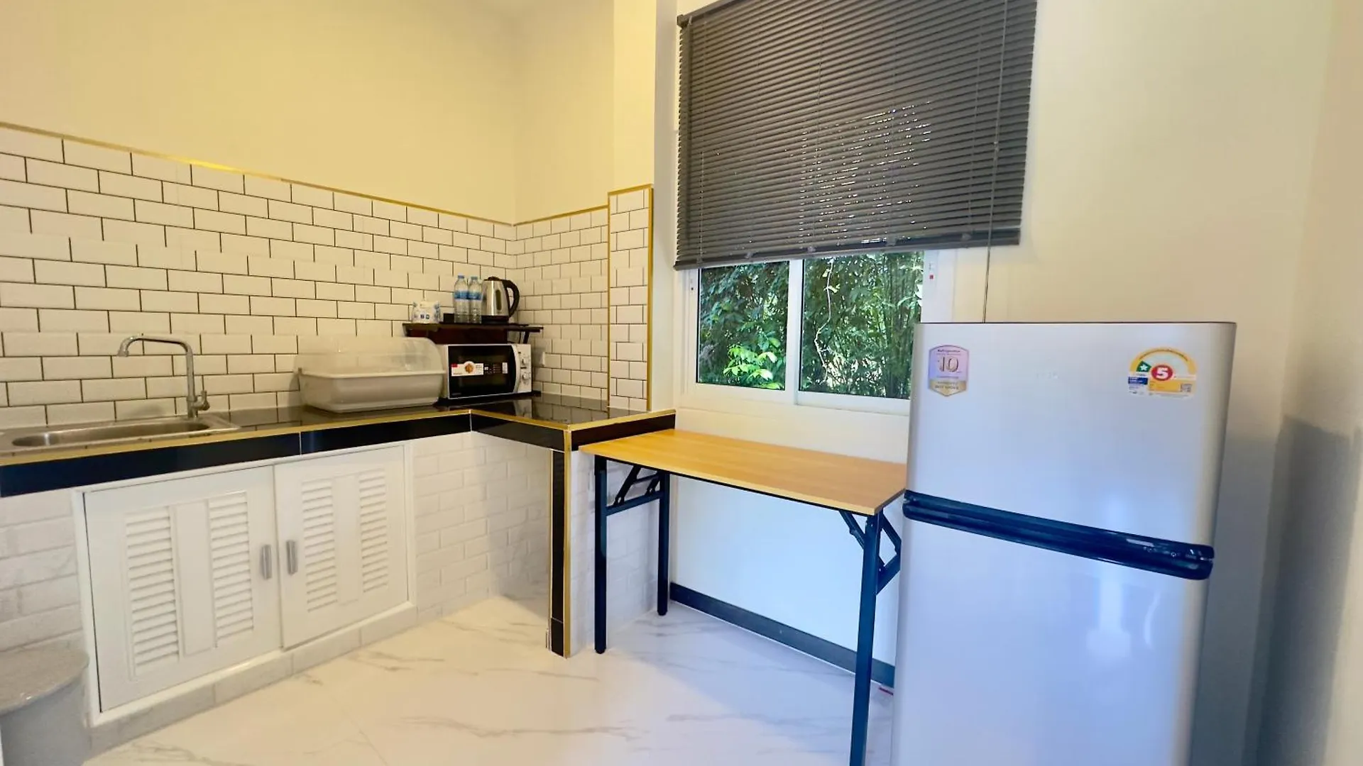 Lanta Living Bungalow 코란타 샬레