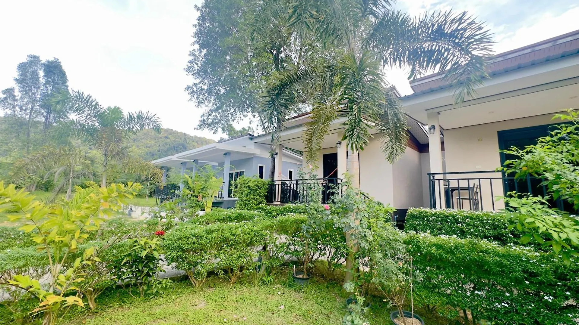 Lanta Living Bungalow 코란타 0*,
